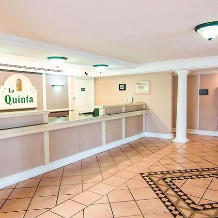 La Quinta Inn By Wyndham Indianapolis Airport Lynhurst Экстерьер фото