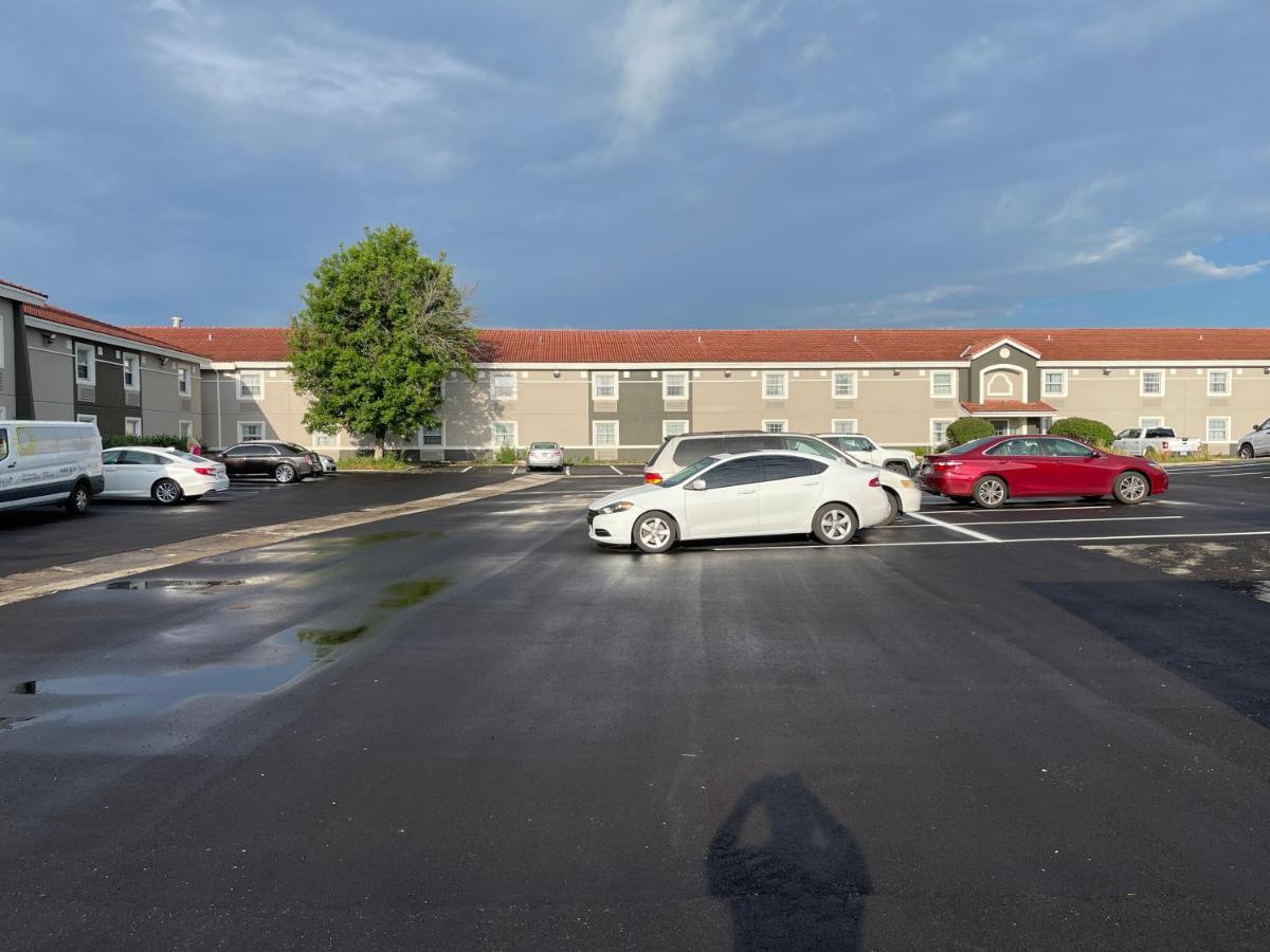 La Quinta Inn By Wyndham Indianapolis Airport Lynhurst Экстерьер фото