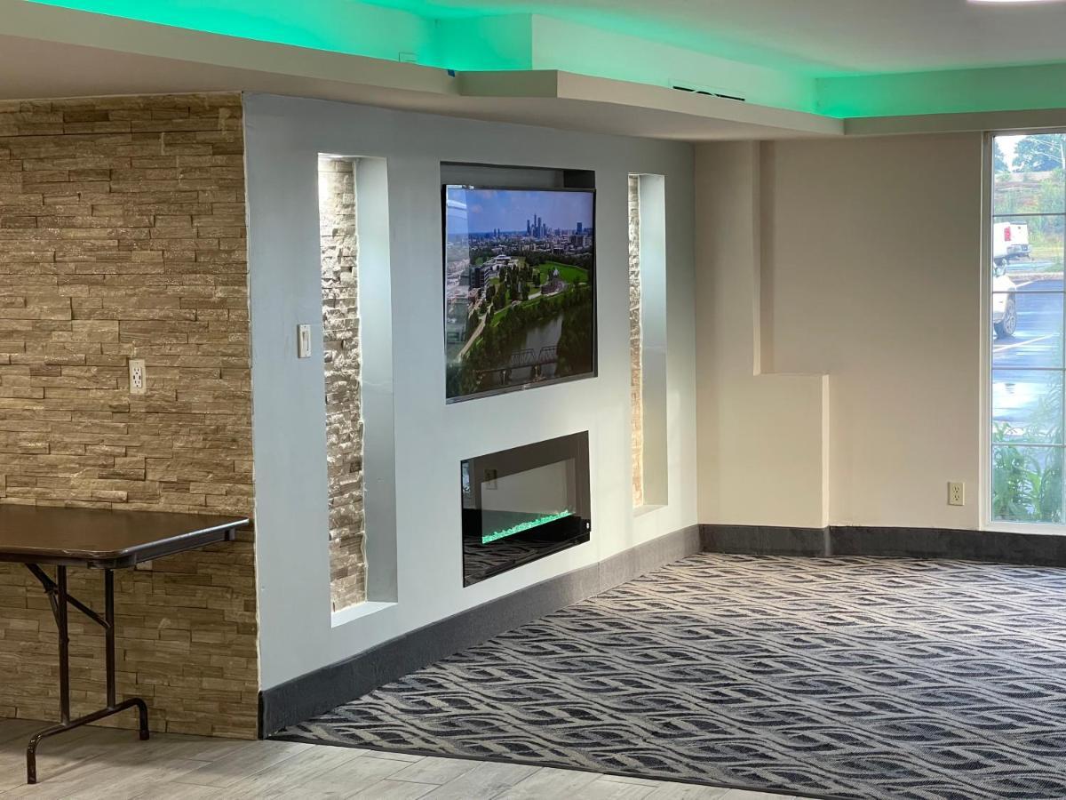 La Quinta Inn By Wyndham Indianapolis Airport Lynhurst Экстерьер фото