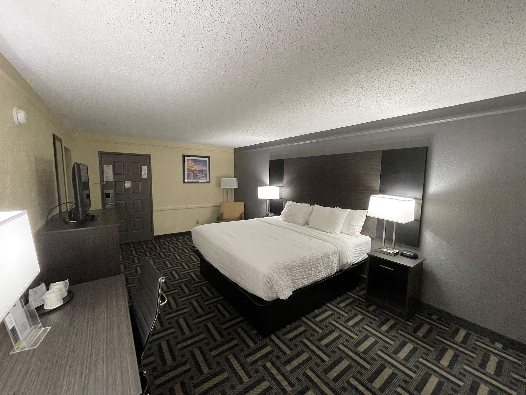 La Quinta Inn By Wyndham Indianapolis Airport Lynhurst Экстерьер фото