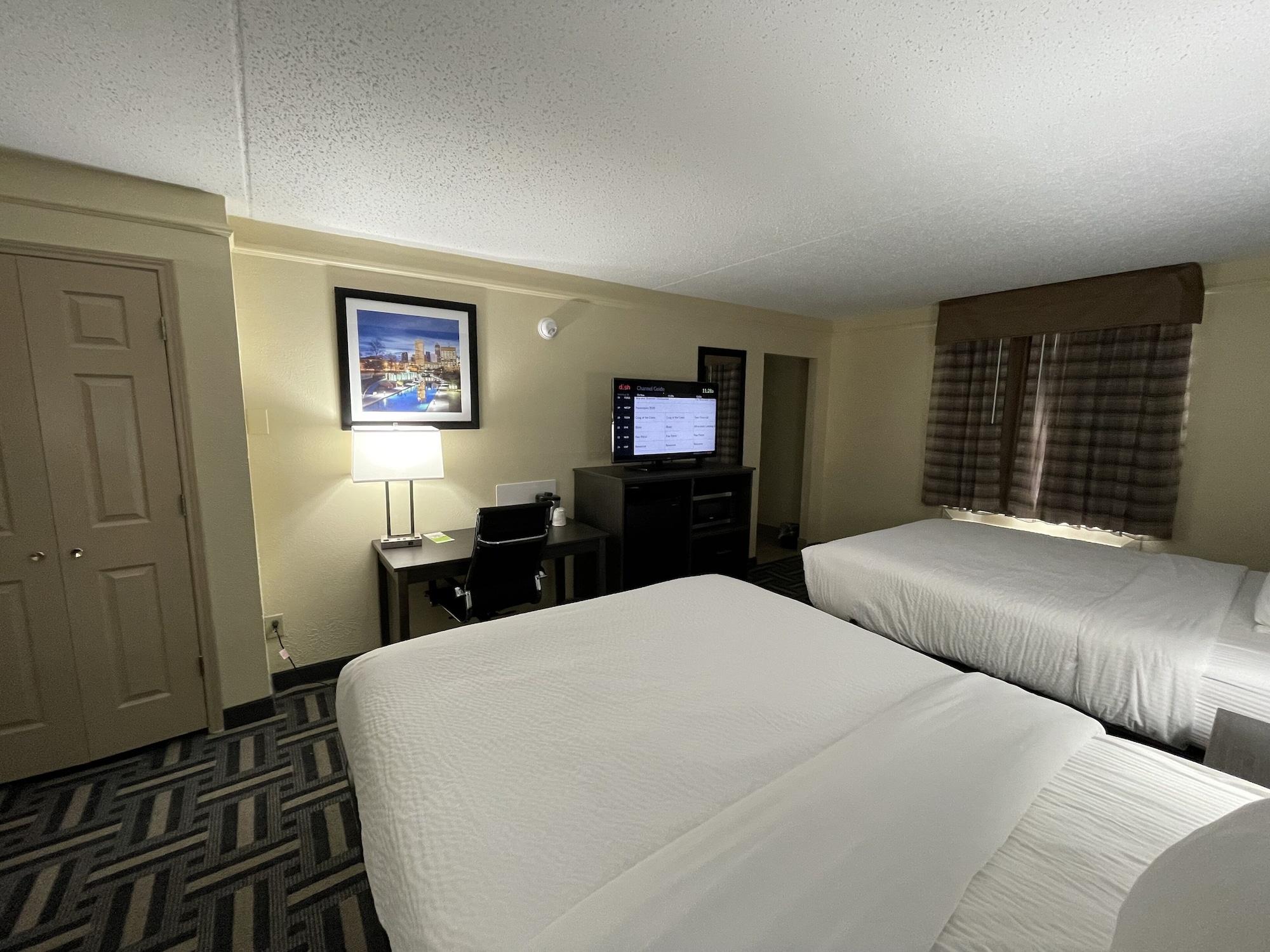 La Quinta Inn By Wyndham Indianapolis Airport Lynhurst Экстерьер фото