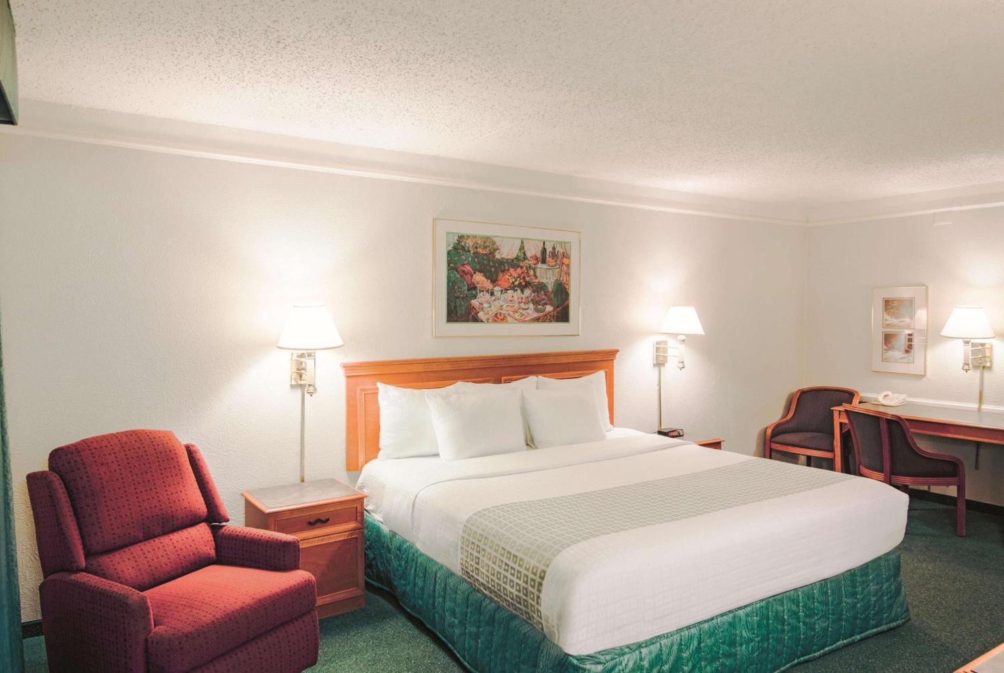 La Quinta Inn By Wyndham Indianapolis Airport Lynhurst Экстерьер фото